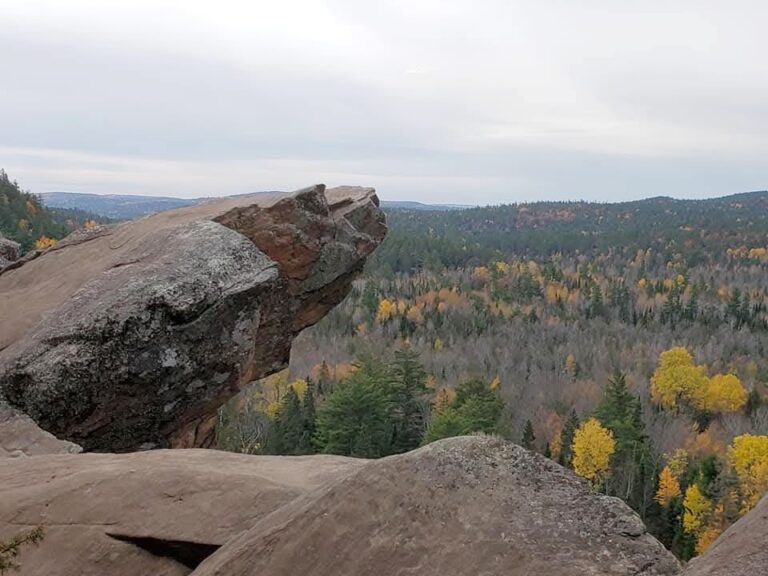 Hiking Eagles Nest Lookout in the Ottawa Valley