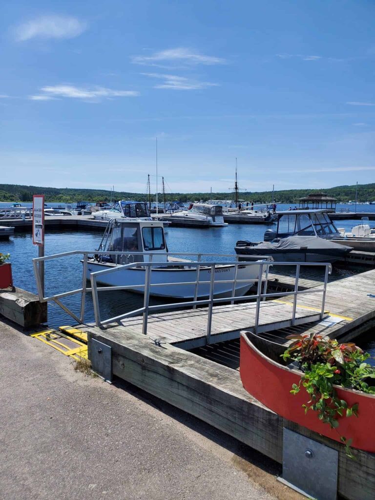 Midland has a beautiful harbour which is home to many yahts and a great restaurant where you can watch the boats come and go