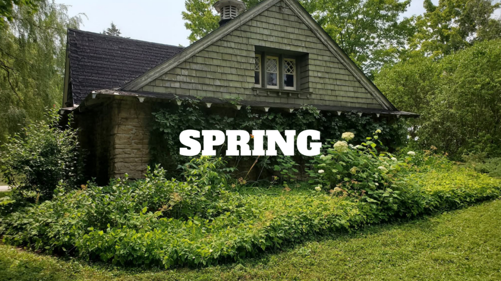 Free Spring Ontario packing list with everything you need to visit Ontario in the Spring