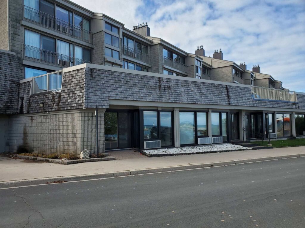 Royal Harbour Resort in Thornbury is a budget-friendly alternative to staying in Collingwood or Blue Mountain