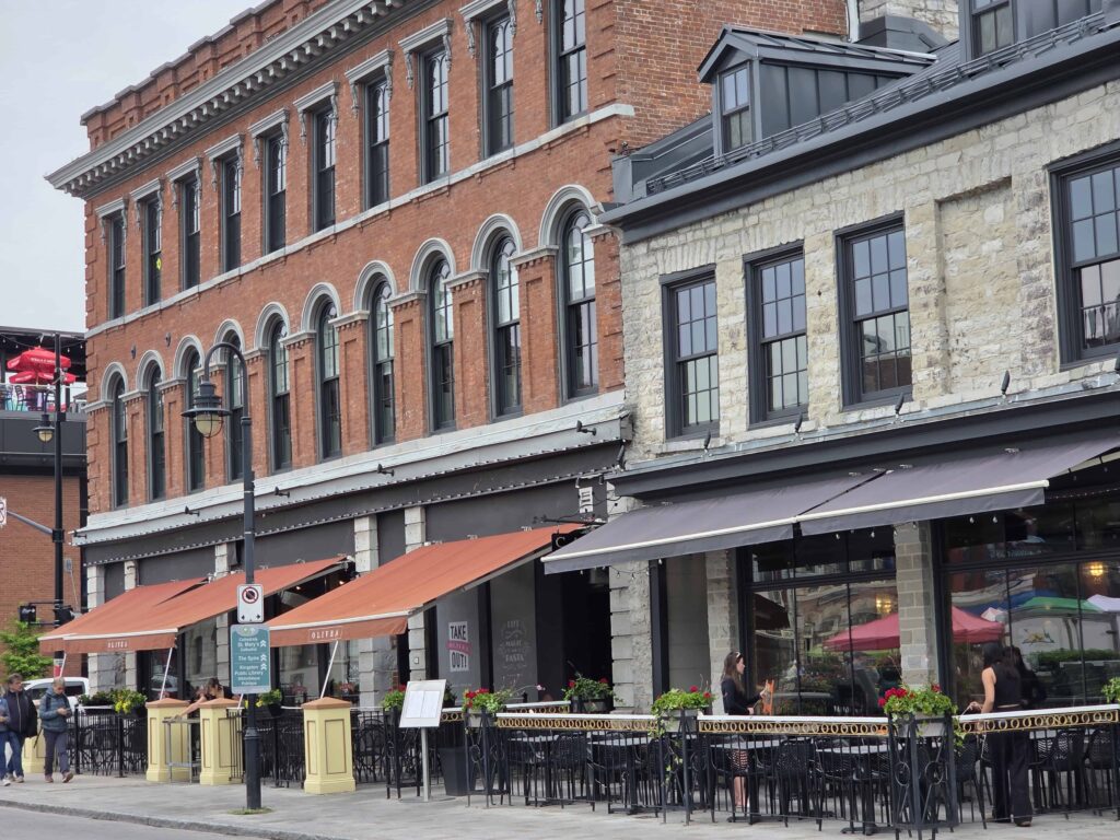 The locals say that Olivea is the best restaurant in Kingston for its pasta