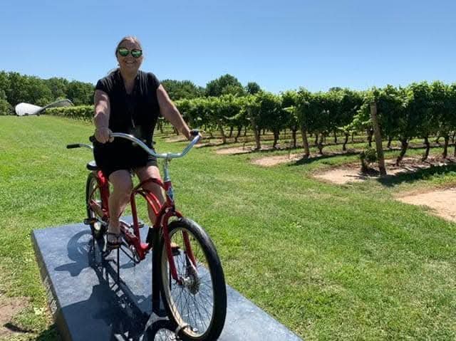 visiting Niagara-on-the-Lake is a fun  and free thing to do when visiting Ontario in the summer