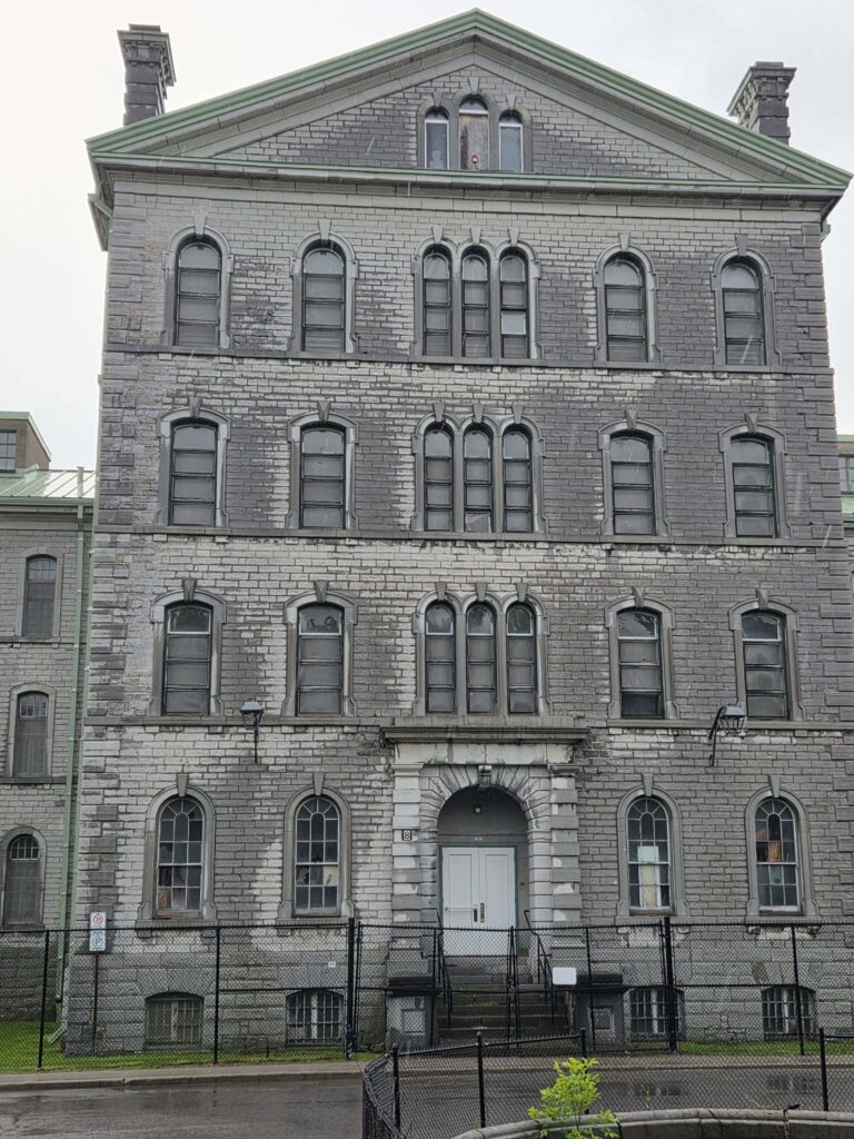 Kingston Insane Asylum seen on the trolley ghost tour